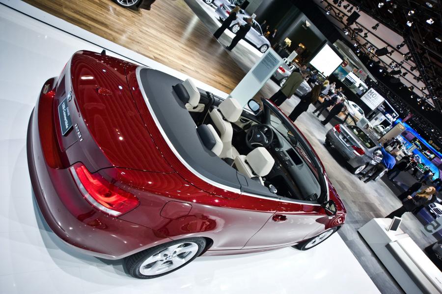  BMW 1-Series Convertible 2012 года  (фото 9 из 22)